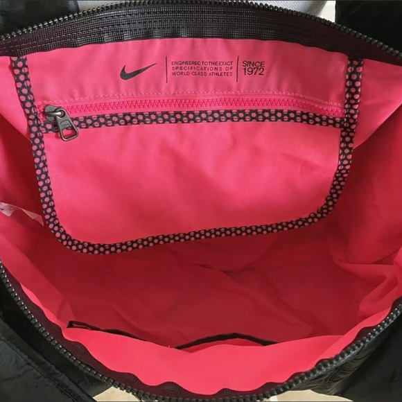 COPY - NWT! NIKE Victory Gym/Yoga Tote! Waterproof! - Picture 4 of 13